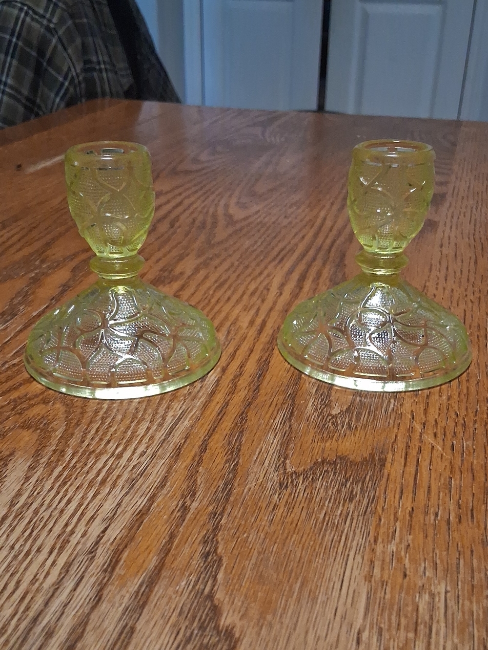 Pristine Pair Vintage 1920s Imperial Glass Vaseline Uranium Candleholders - Picture 5 of 8